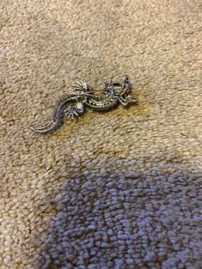 Silver Lizard Brooch Pin